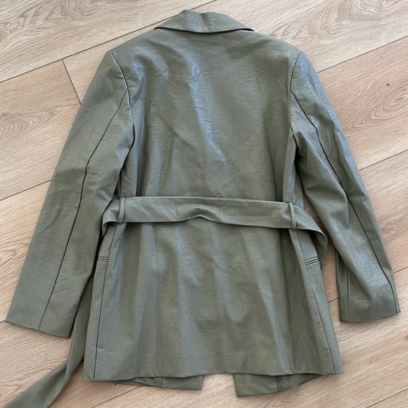 NWT Mango Leather-effect faux leather suit jacket with belt - Picture 11 of 11